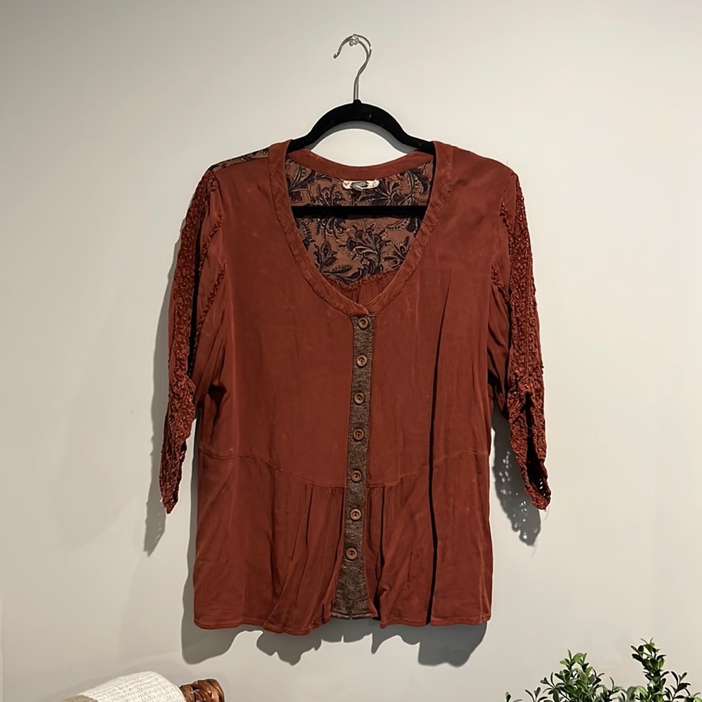 Buckle Gimmicks Fashion Top